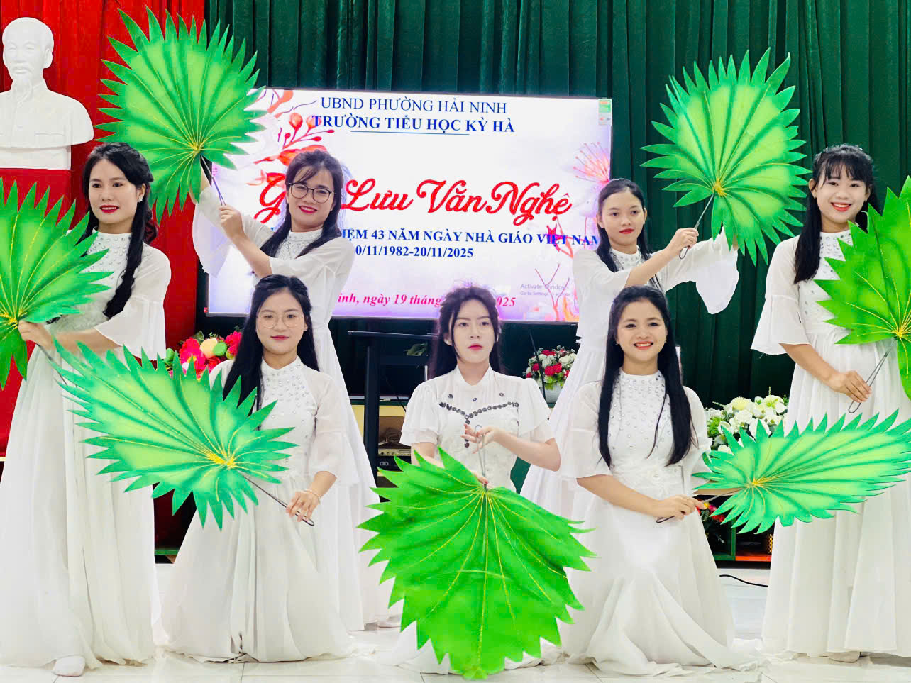 Giao lưu văn nghệ chào mừng Ngày Nhà giáo Việt Nam