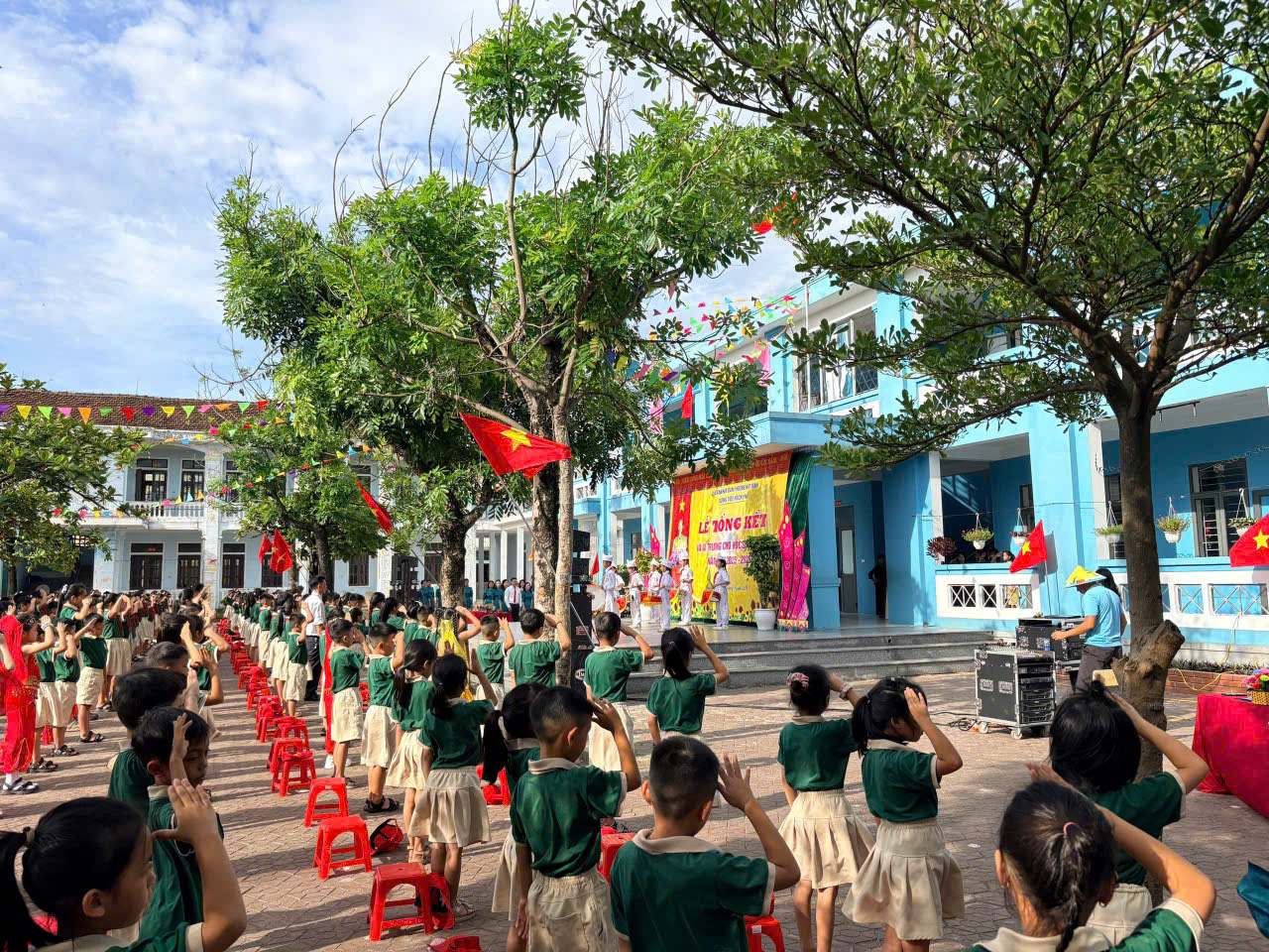 TRƯỜNG TIỂU HỌC KỲ HÀ TỔ CHỨC LỄ TỔNG KẾT NĂM HỌC 2025–2026 VÀ LỄ RA TRƯỜNG CHO HỌC SINH LỚP 5